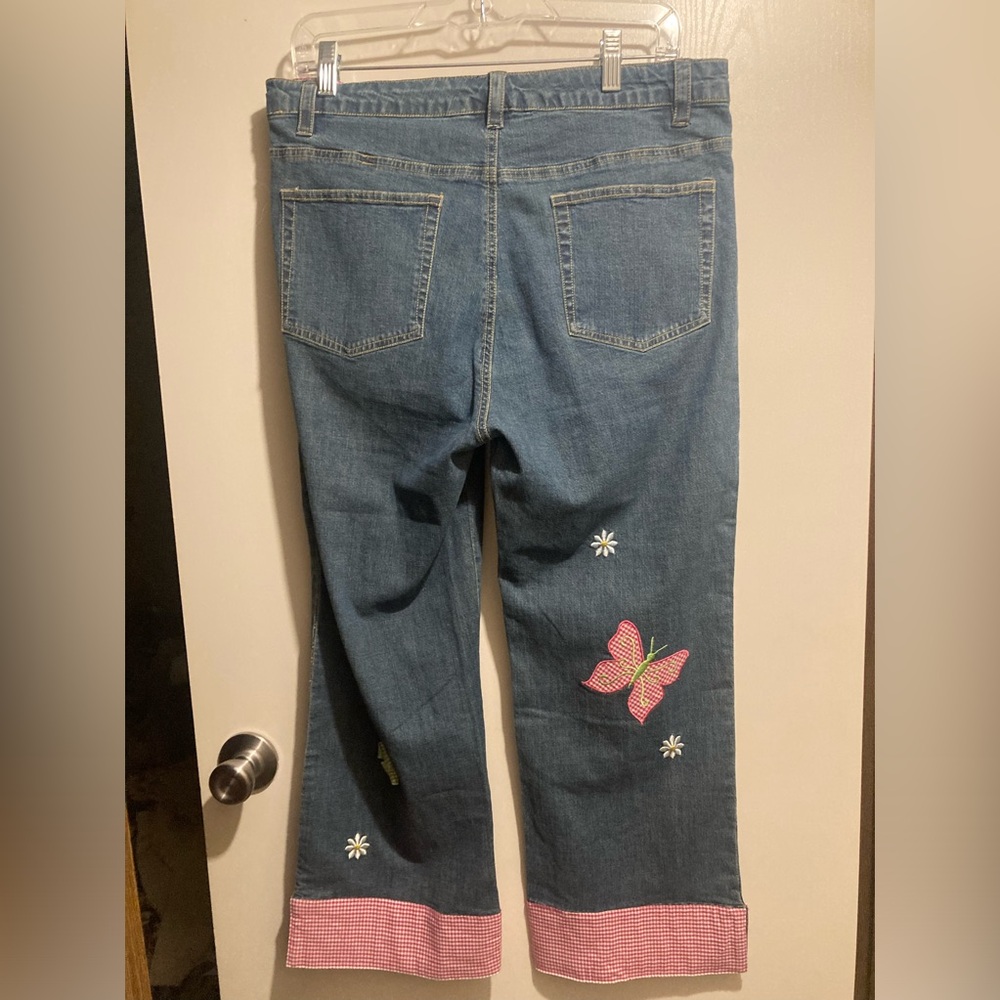 BellePointe Cropped Jeans - Picture 2 of 8